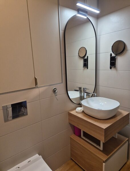 Expozitiei, Poligrafiei, Presei